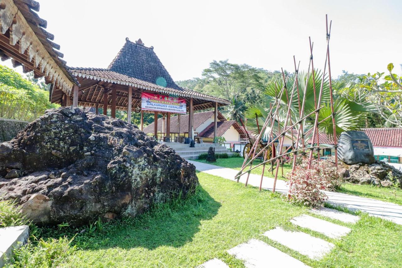 Balkondes Kenalan Hotel Magelang Bagian luar foto