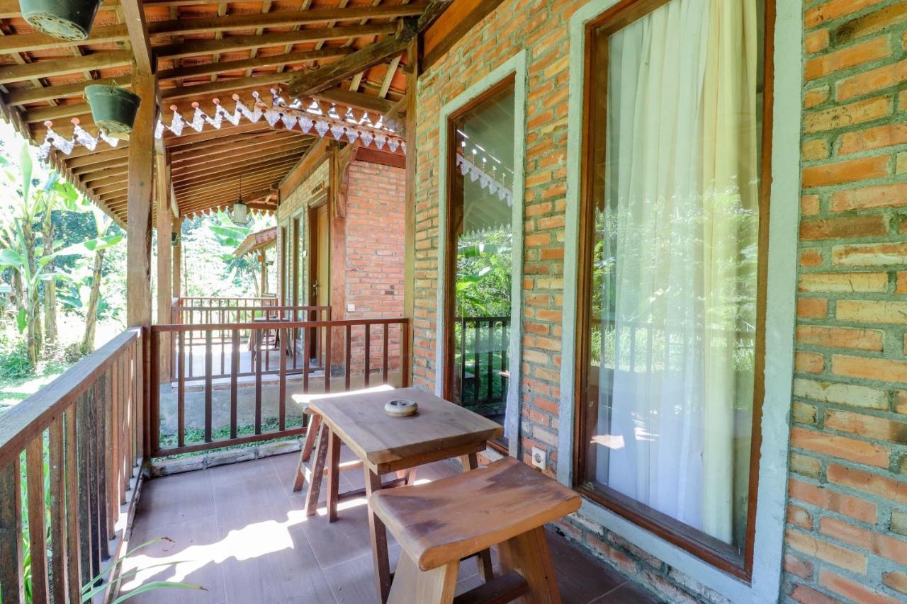 Balkondes Kenalan Hotel Magelang Bagian luar foto